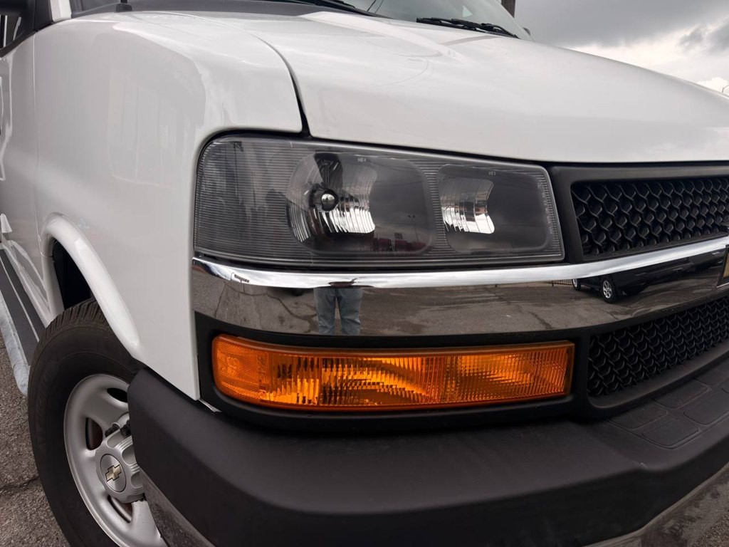 2022 Chevrolet Express Image 50