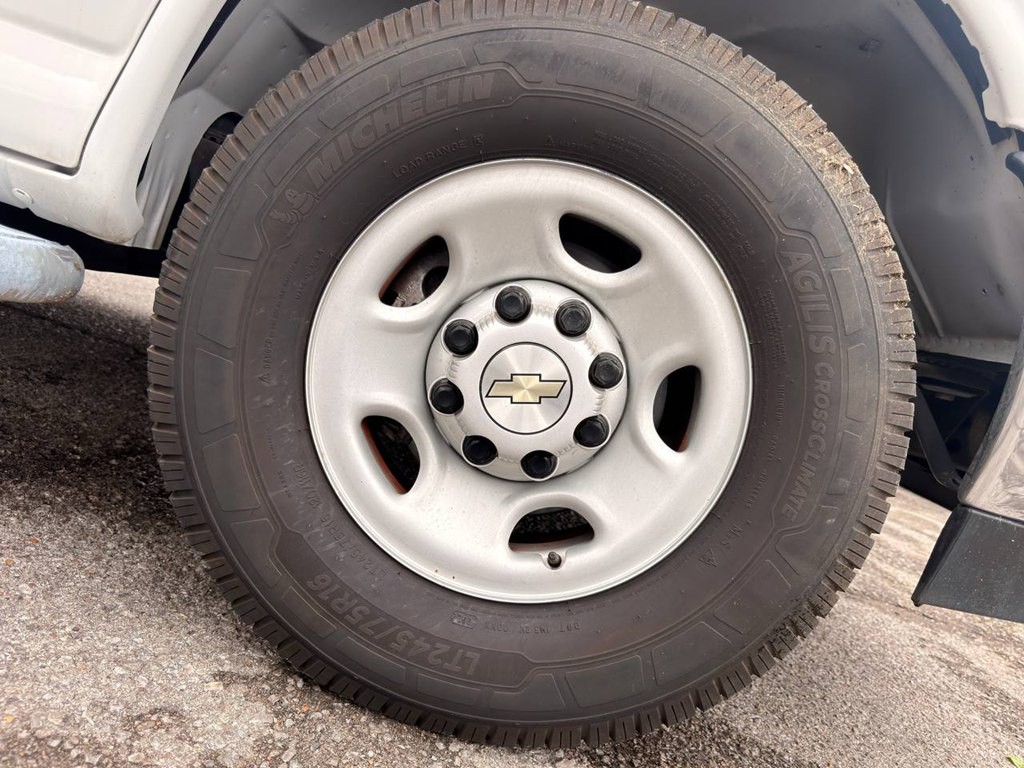 2022 Chevrolet Express Image 51