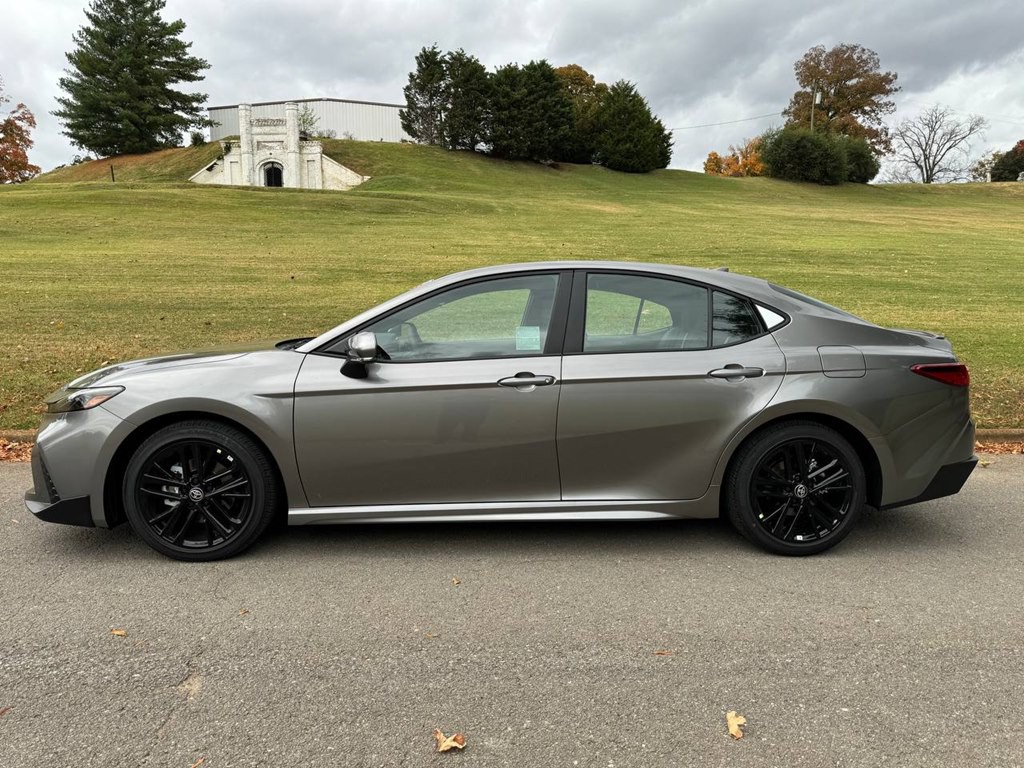 2025 Toyota Camry Image 2