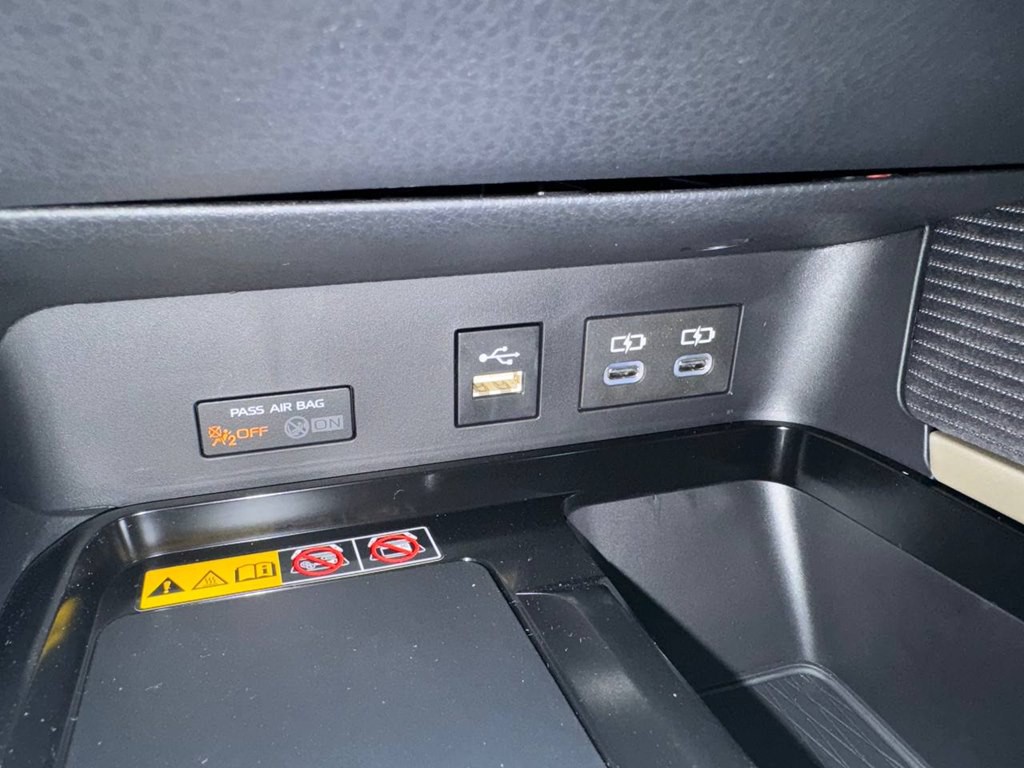 2025 Toyota Camry Image 16