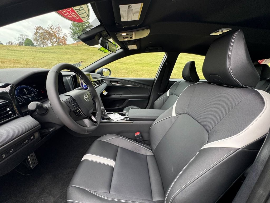 2025 Toyota Camry Image 22