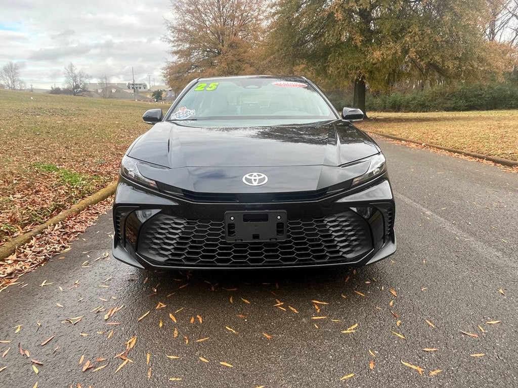 2025 Toyota Camry Image 2