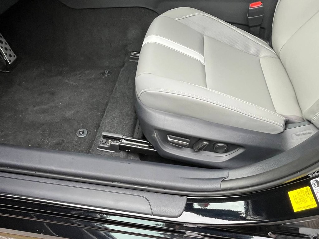 2025 Toyota Camry Image 19