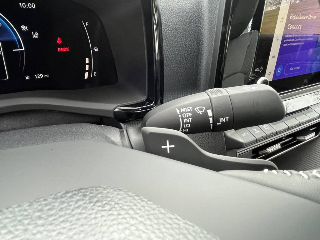 2025 Toyota Camry Image 36