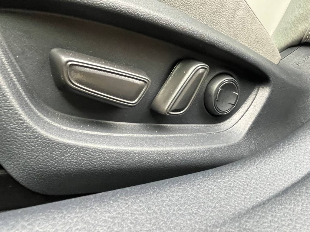 2025 Toyota Camry Image 43