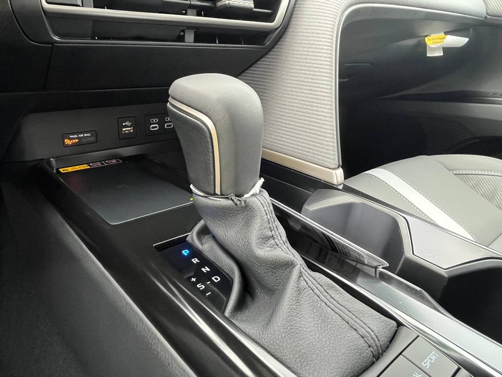 2025 Toyota Camry Image 81