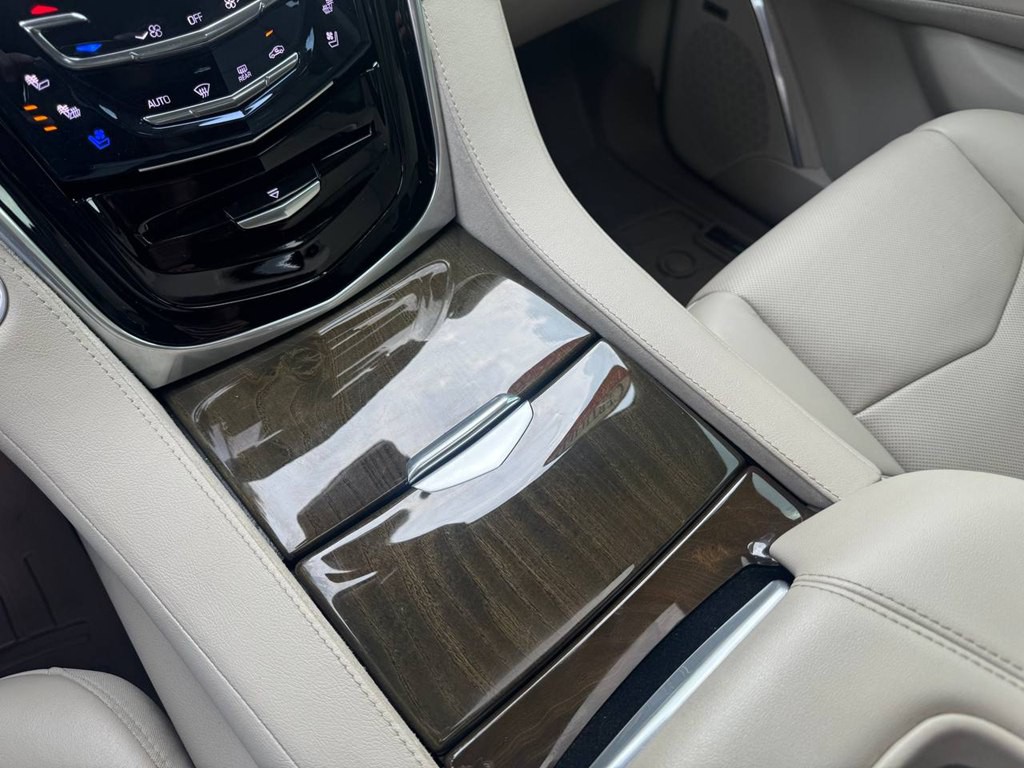 2020 Cadillac Escalade Image 32
