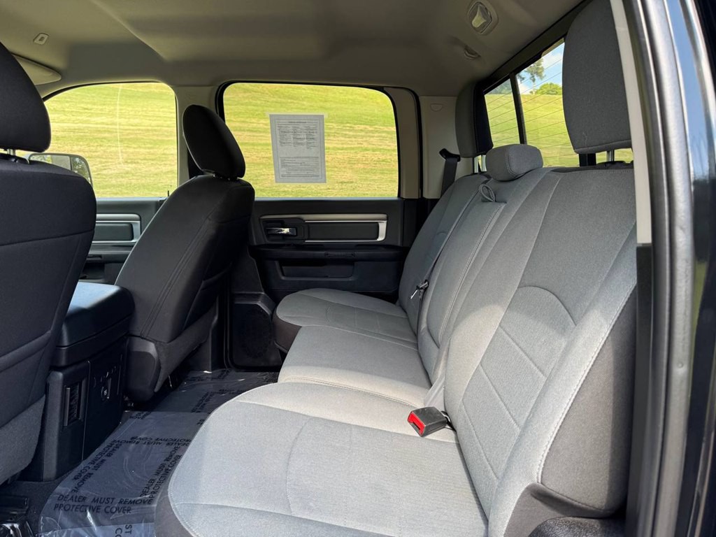 2023 RAM 1500 Image 32