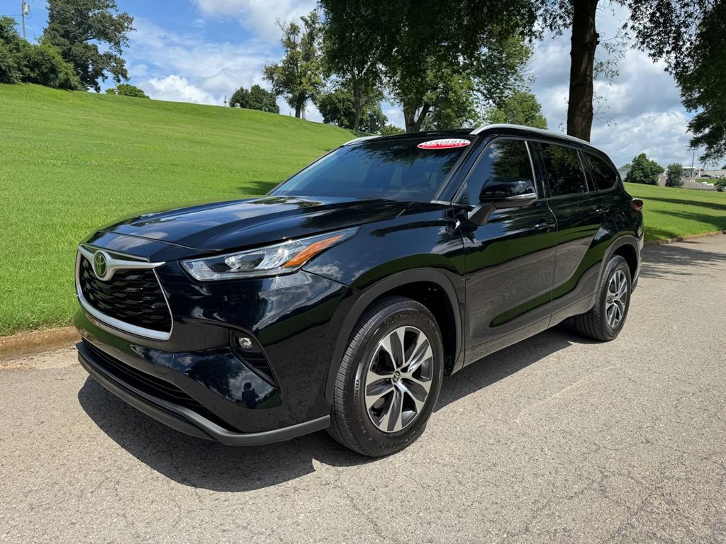 2022 Toyota Highlander Image 2