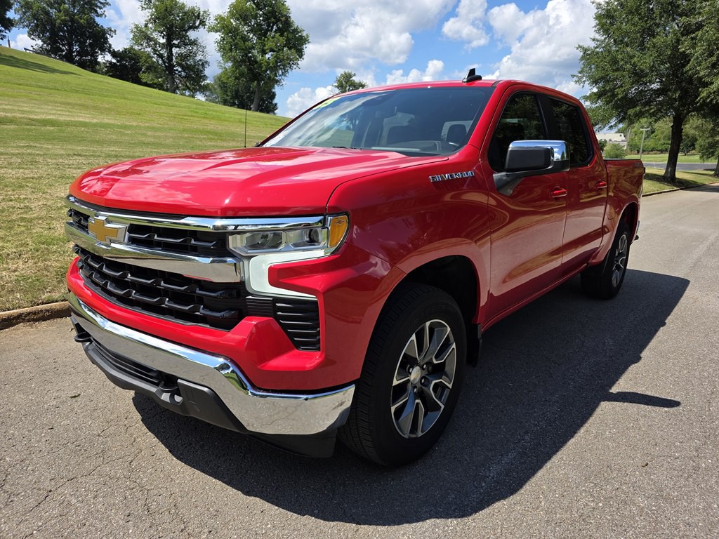 2023 Chevrolet Silverado 1500 Image 2