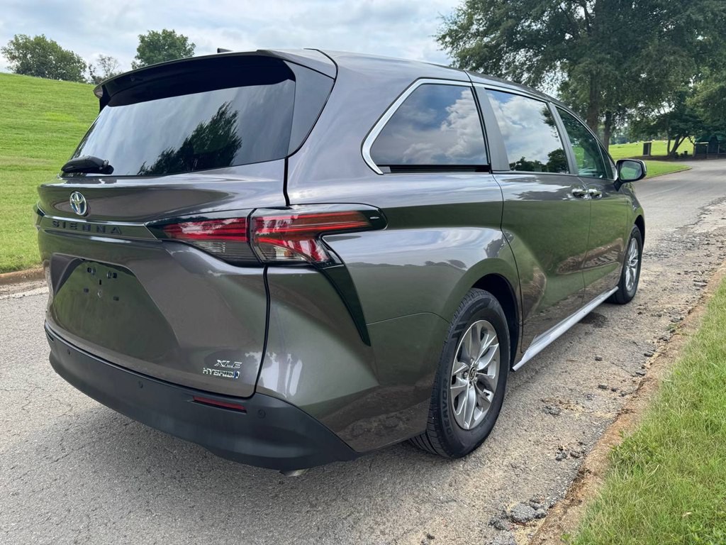 2022 Toyota Sienna Image 6