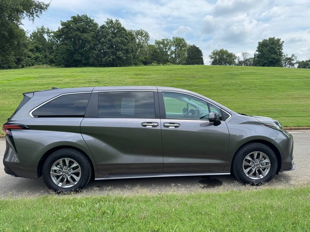 2022 Toyota Sienna Image 7