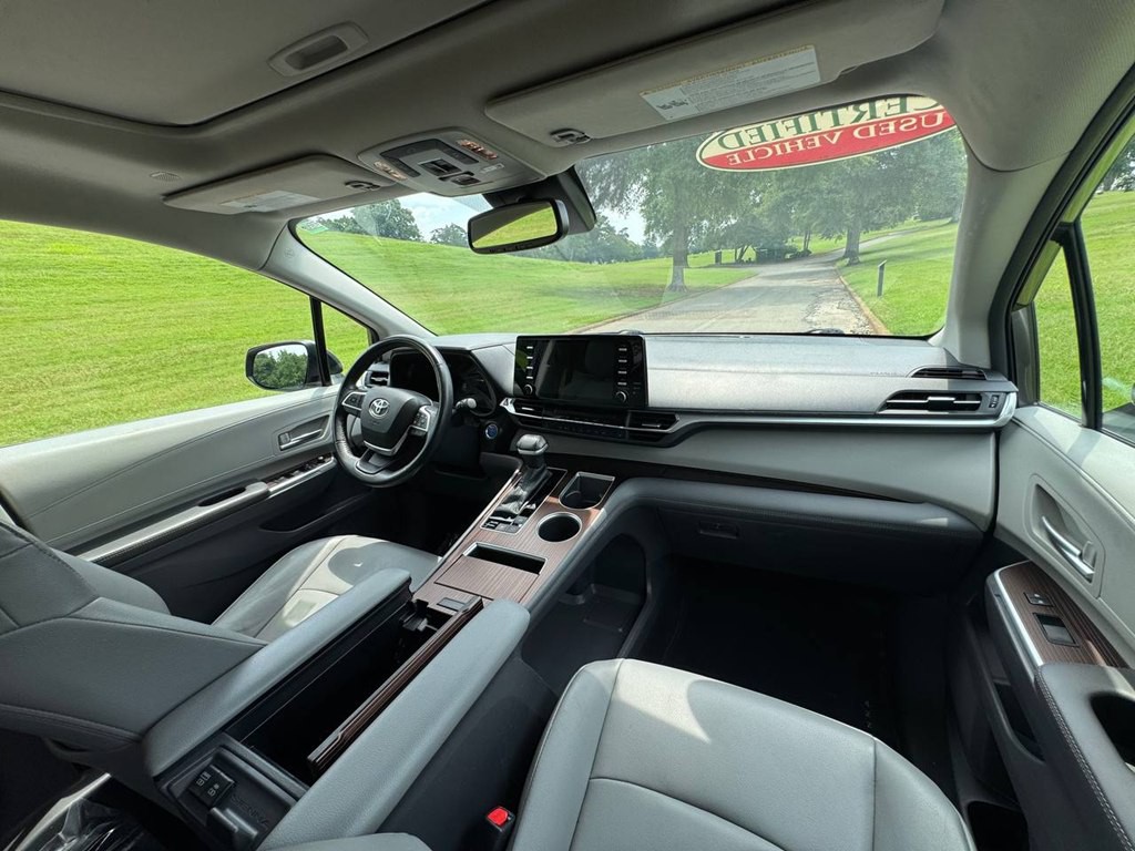 2022 Toyota Sienna Image 10