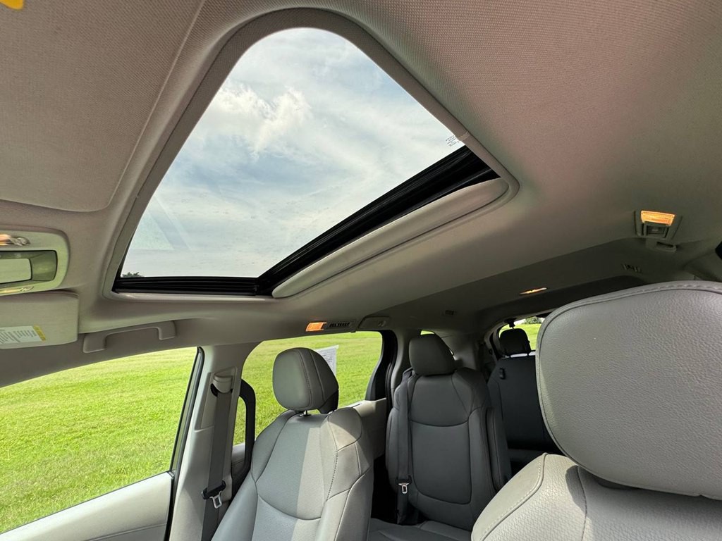 2022 Toyota Sienna Image 17