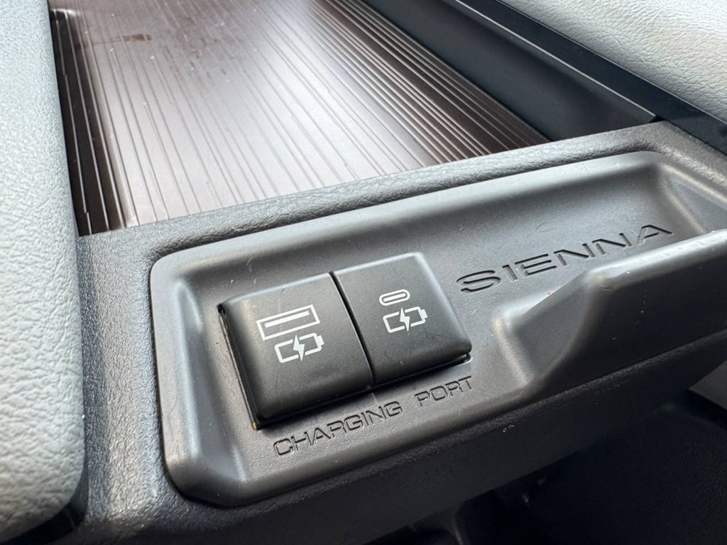 2022 Toyota Sienna Image 25