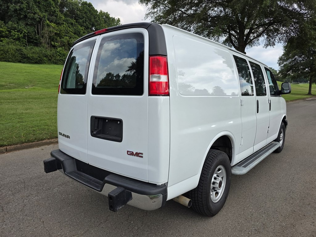 2023 GMC Savana Image 6