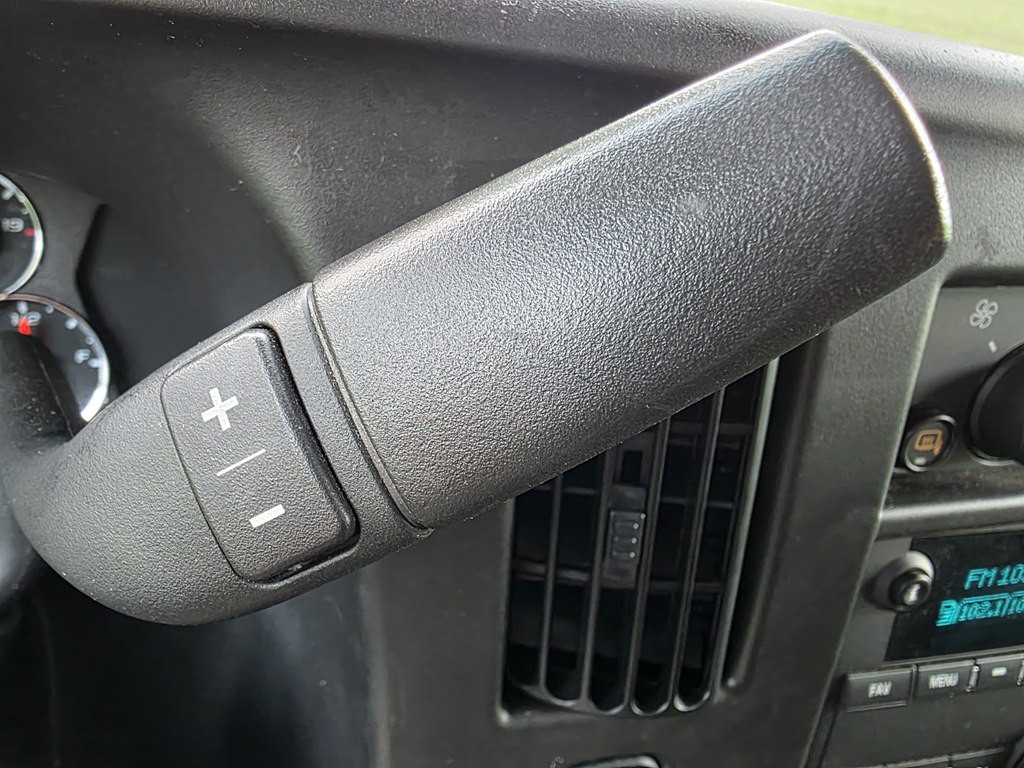 2023 GMC Savana Image 20