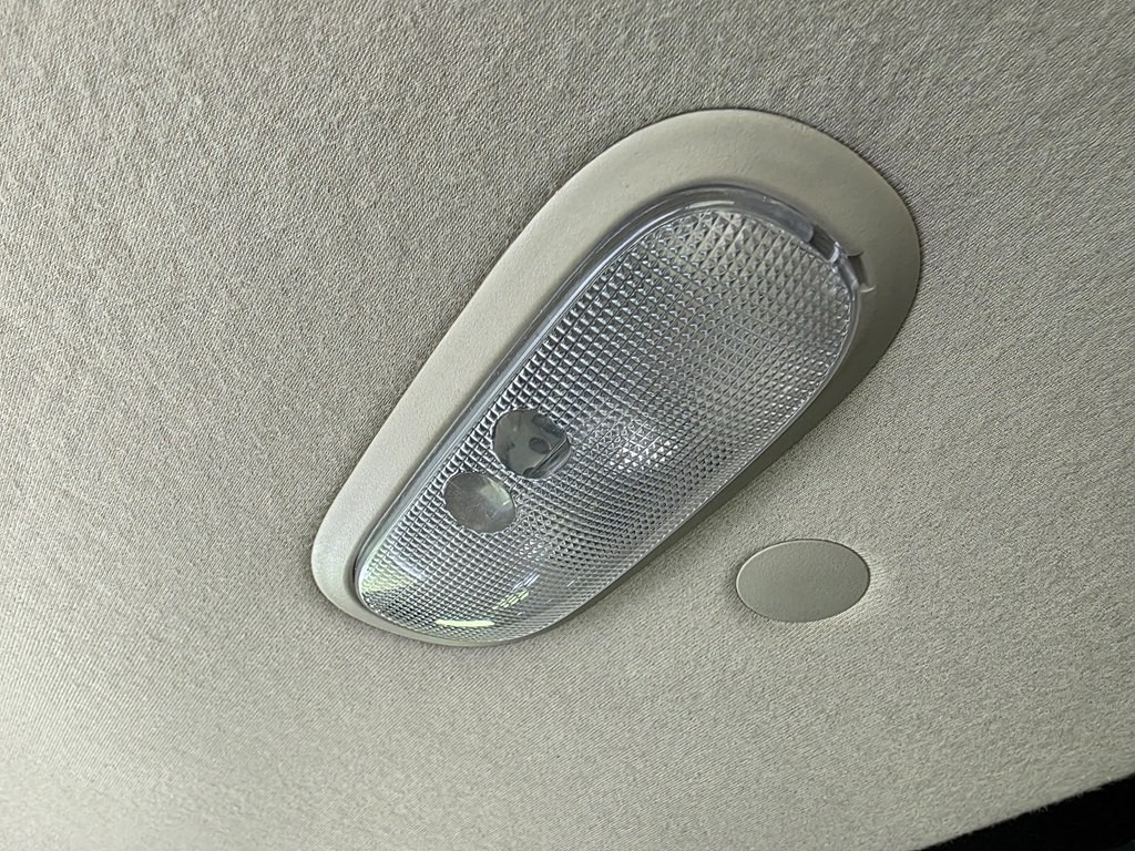 2023 GMC Savana Image 31