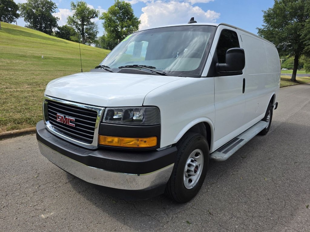 2023 GMC Savana Image 2