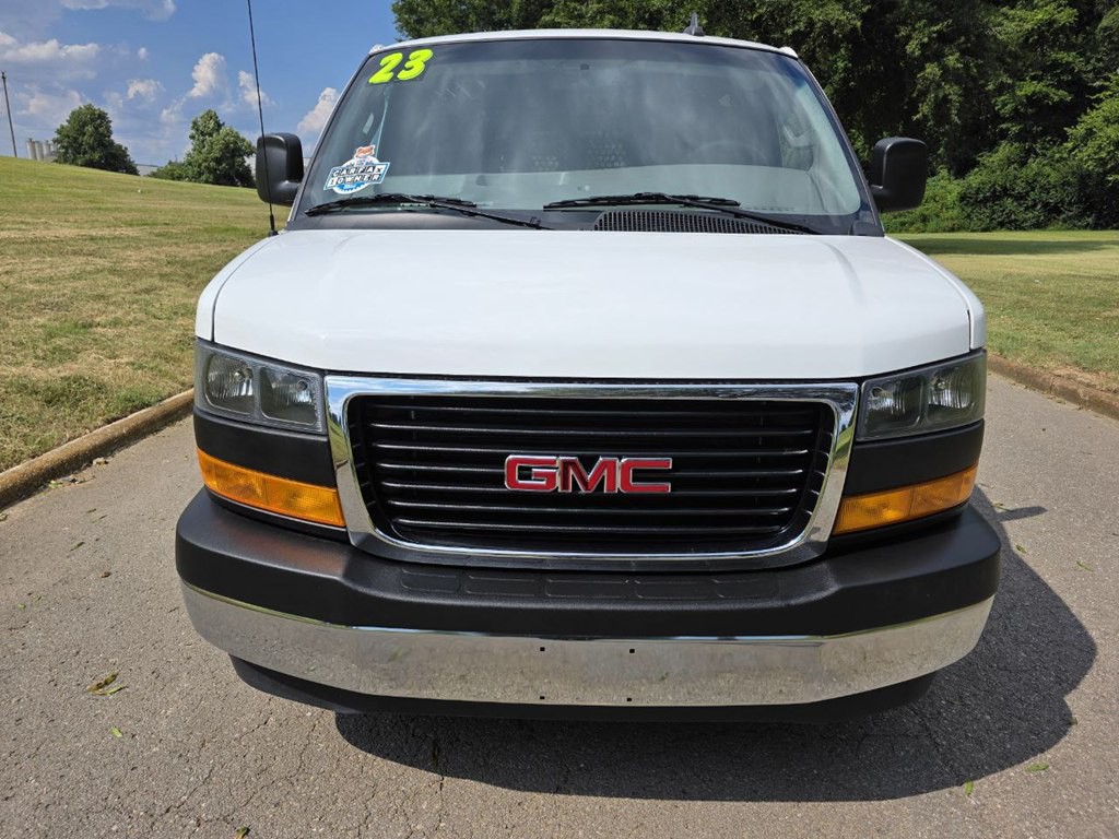 2023 GMC Savana Image 7