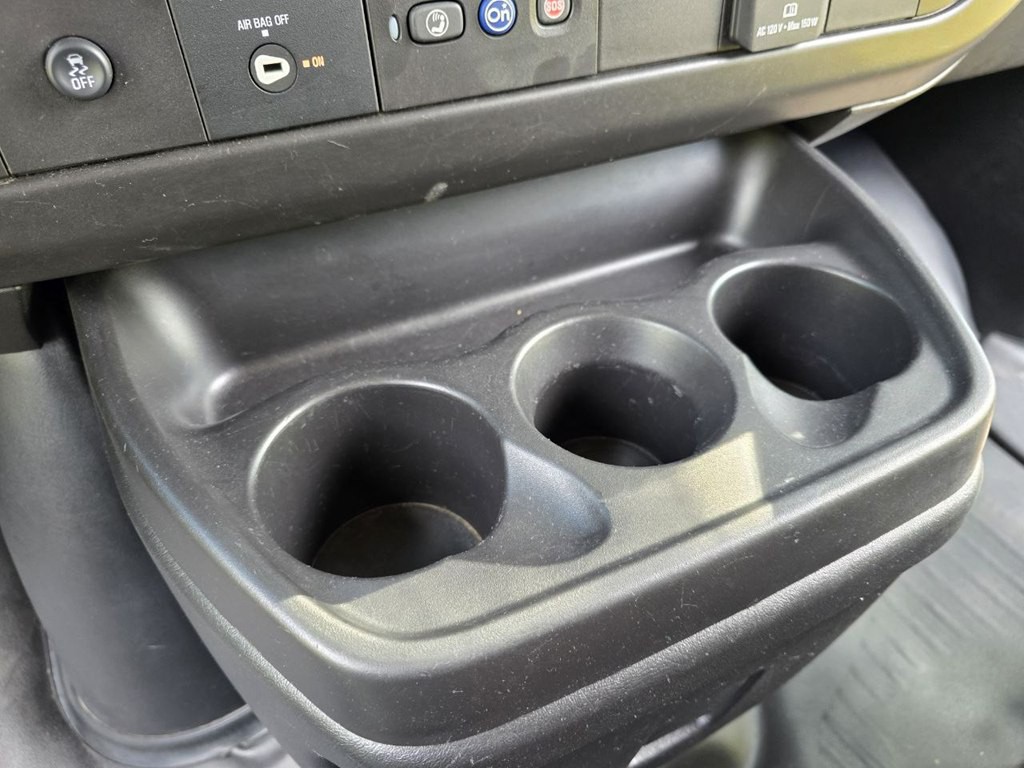 2023 GMC Savana Image 12
