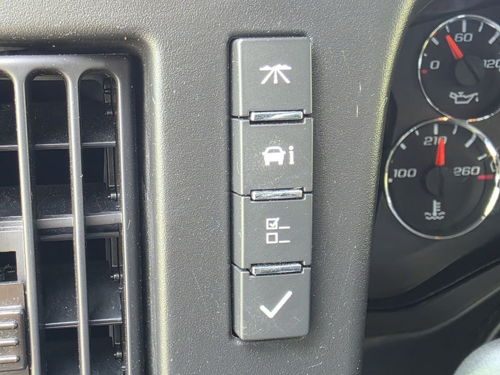 2023 GMC Savana Image 15