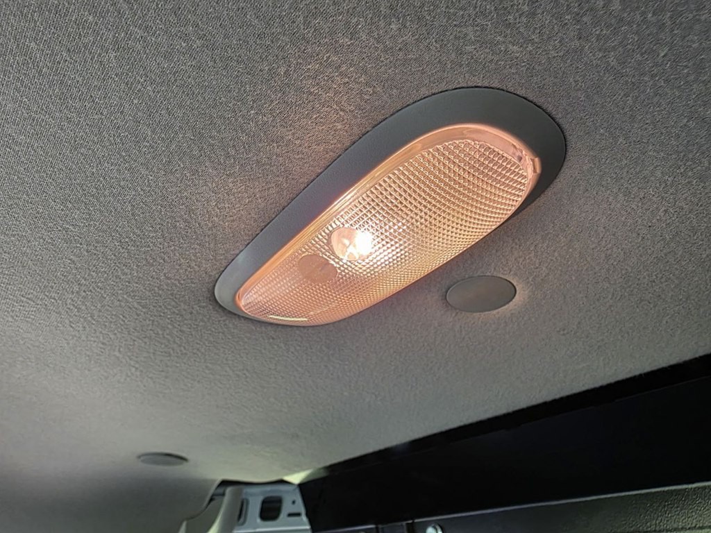 2023 GMC Savana Image 25