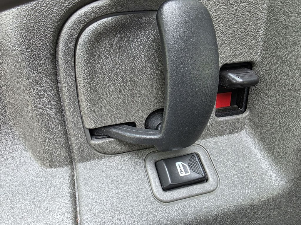 2023 GMC Savana Image 29