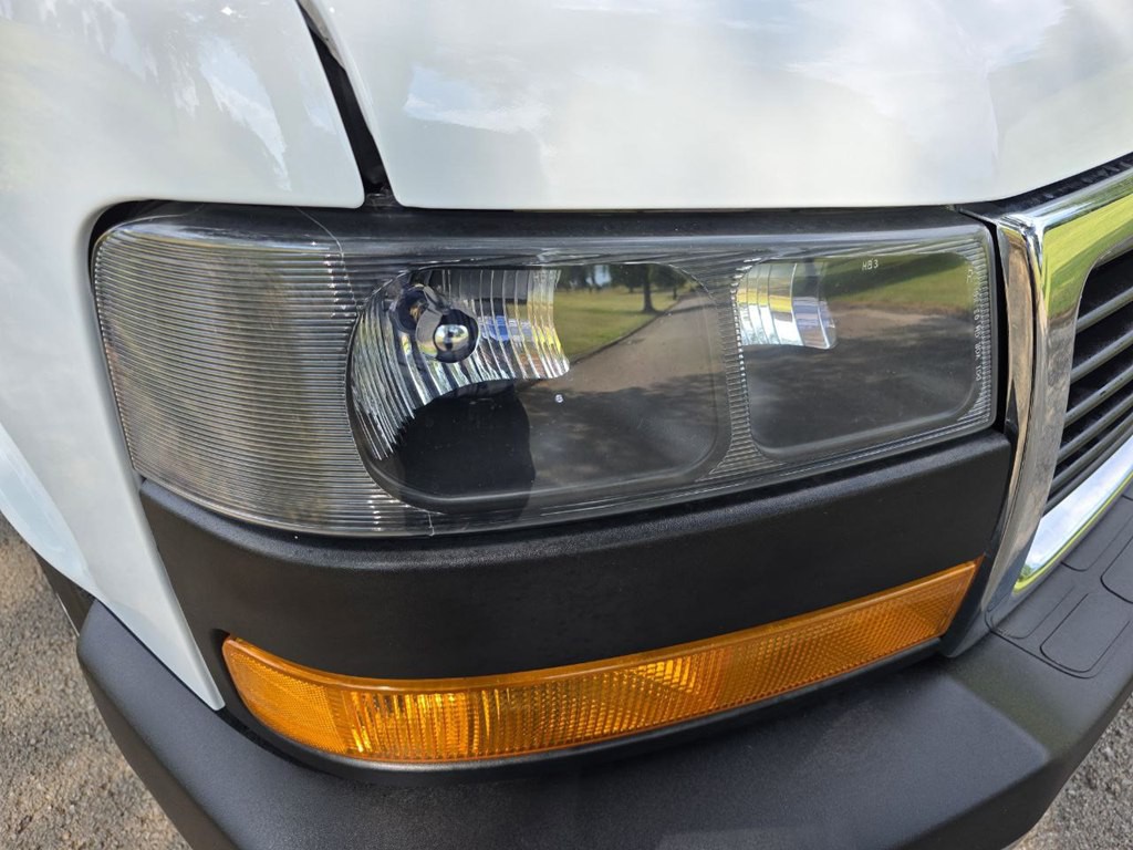 2023 GMC Savana Image 46