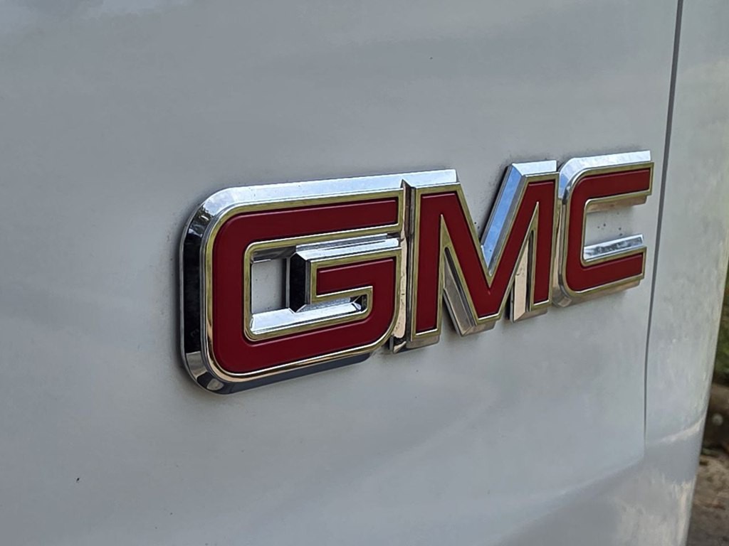 2023 GMC Savana Image 49