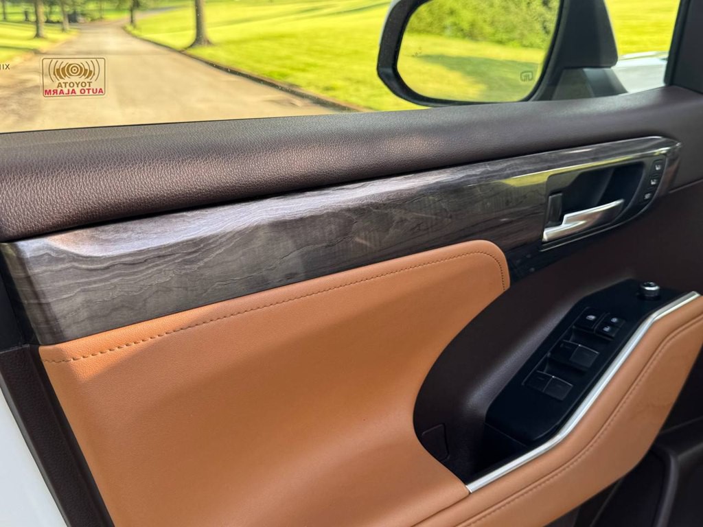 2020 Toyota Highlander Image 18