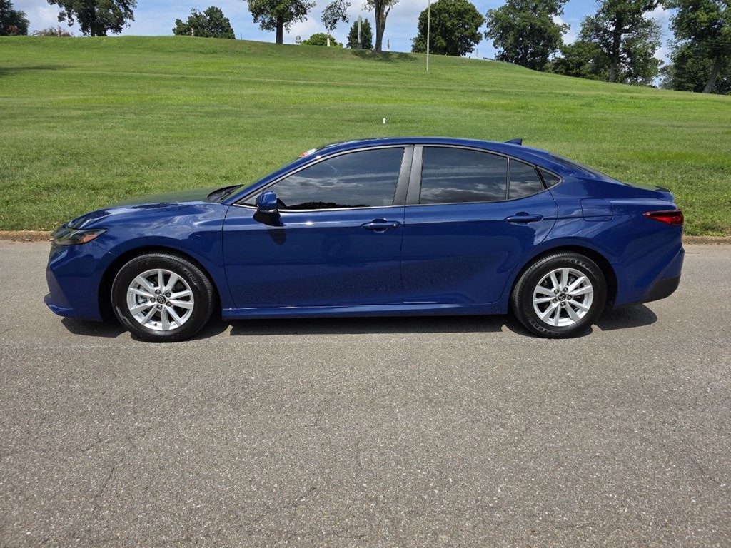 2025 Toyota Camry Image 3