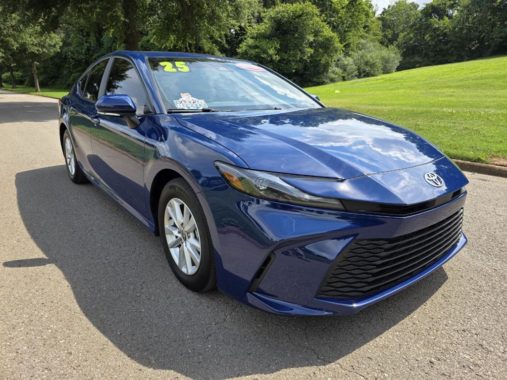 2025 Toyota Camry Image 8