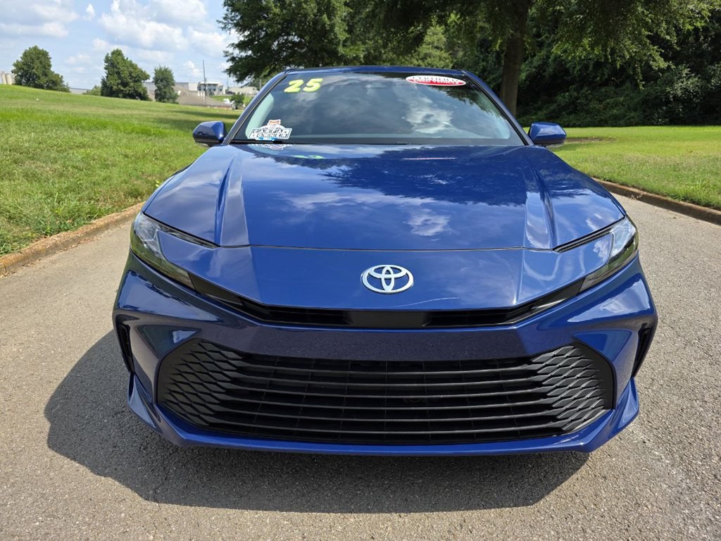 2025 Toyota Camry Image 9