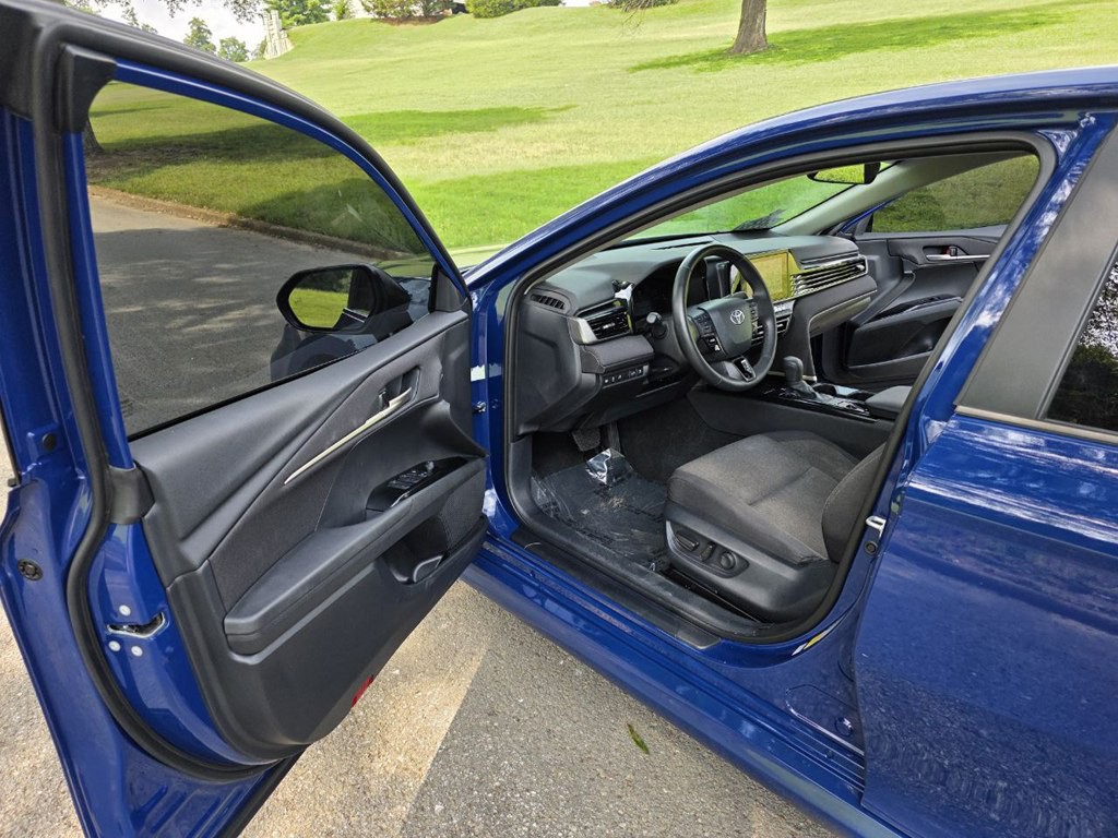 2025 Toyota Camry Image 11