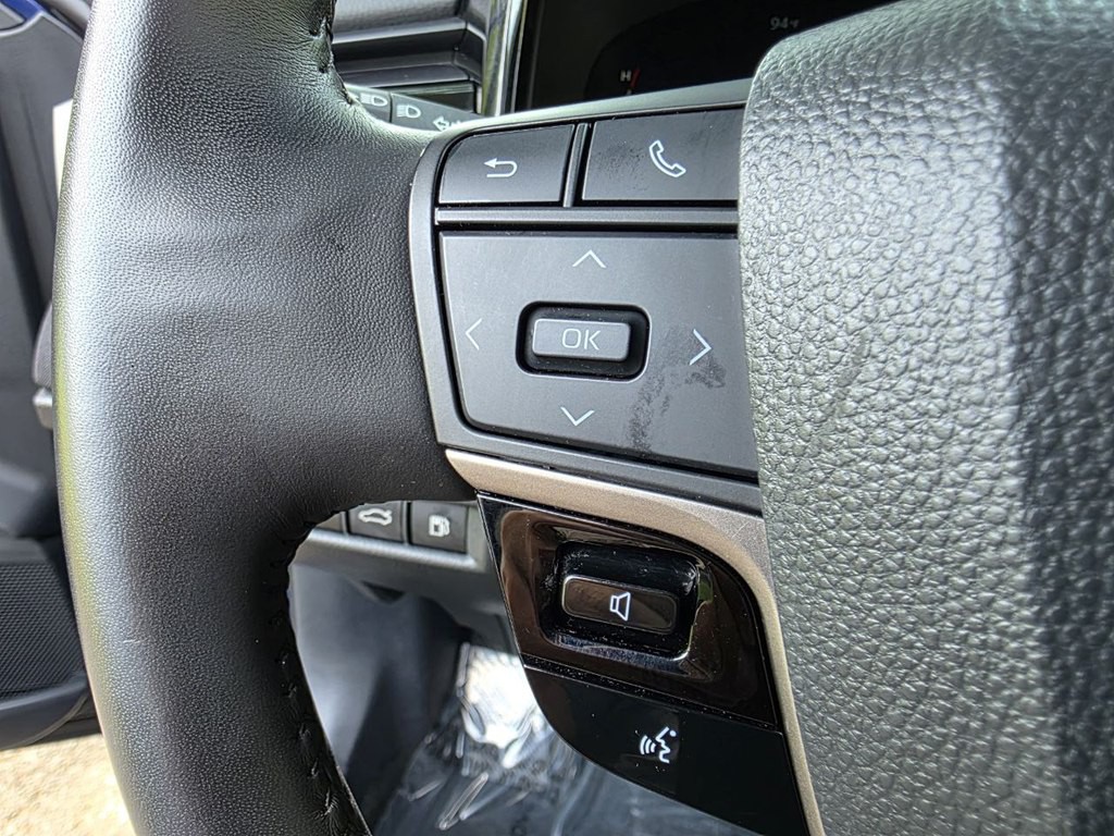 2025 Toyota Camry Image 21