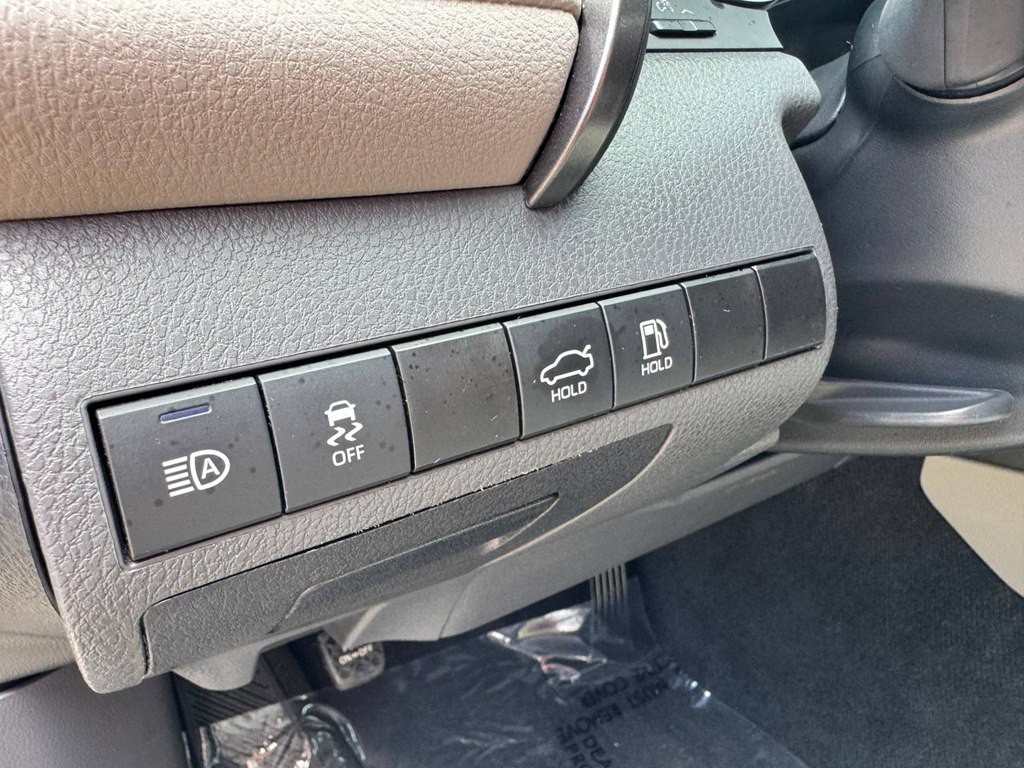 2024 Toyota Camry Image 17