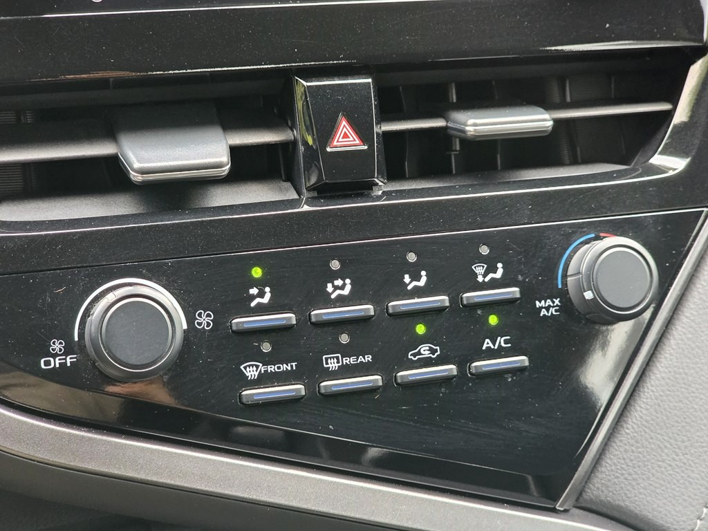 2021 Toyota Camry Image 26
