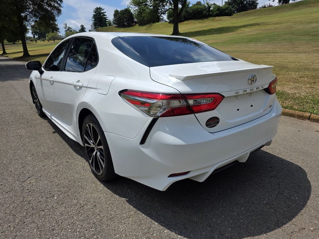 2018 Toyota Camry Image 3