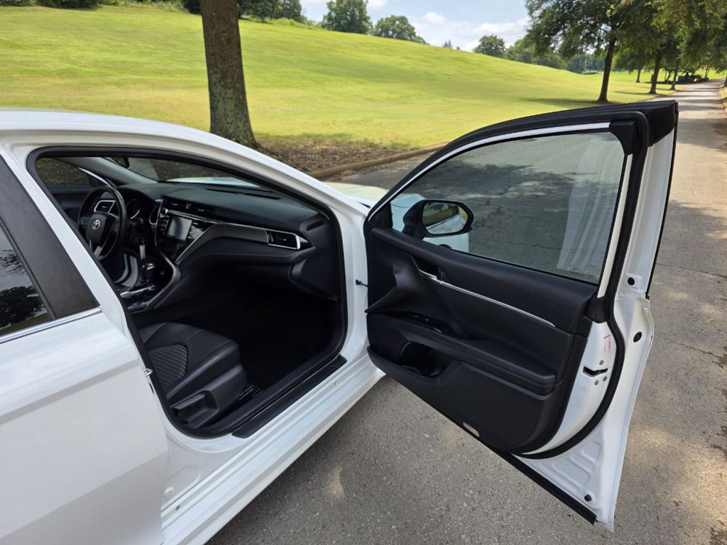 2018 Toyota Camry Image 11