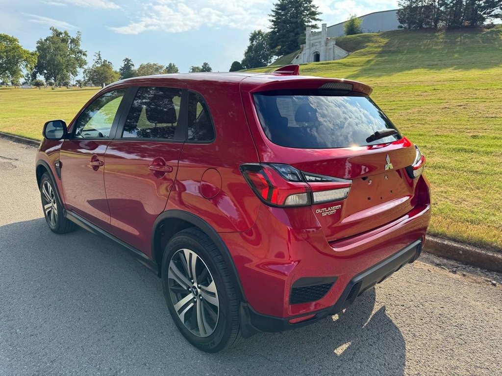 2024 Mitsubishi Outlander Image 4