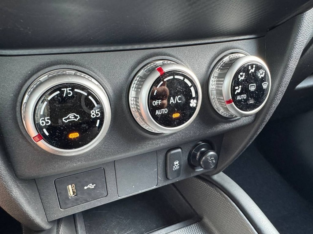 2024 Mitsubishi Outlander Image 13