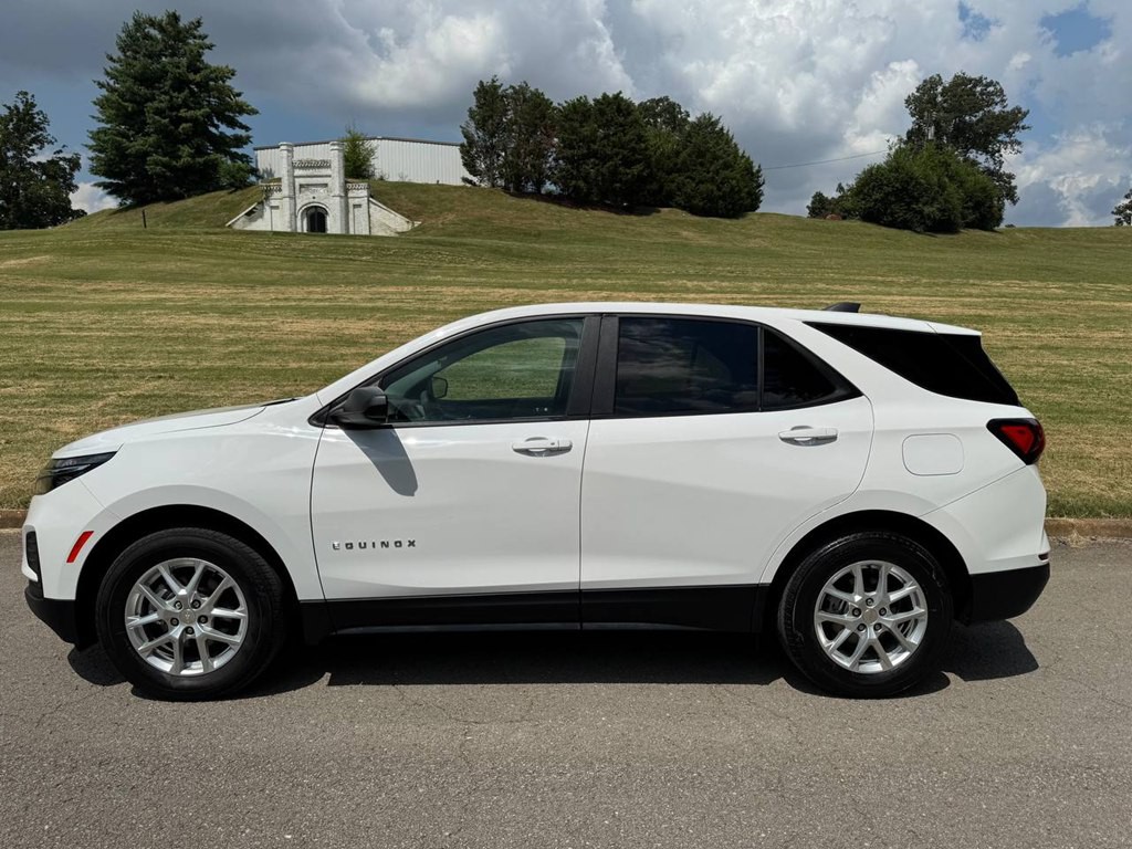 2024 Chevrolet Equinox Image 3