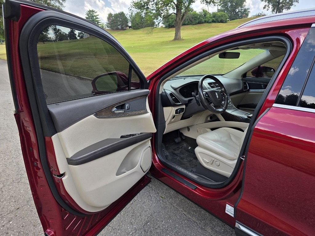 2019 Lincoln Nautilus Image 12