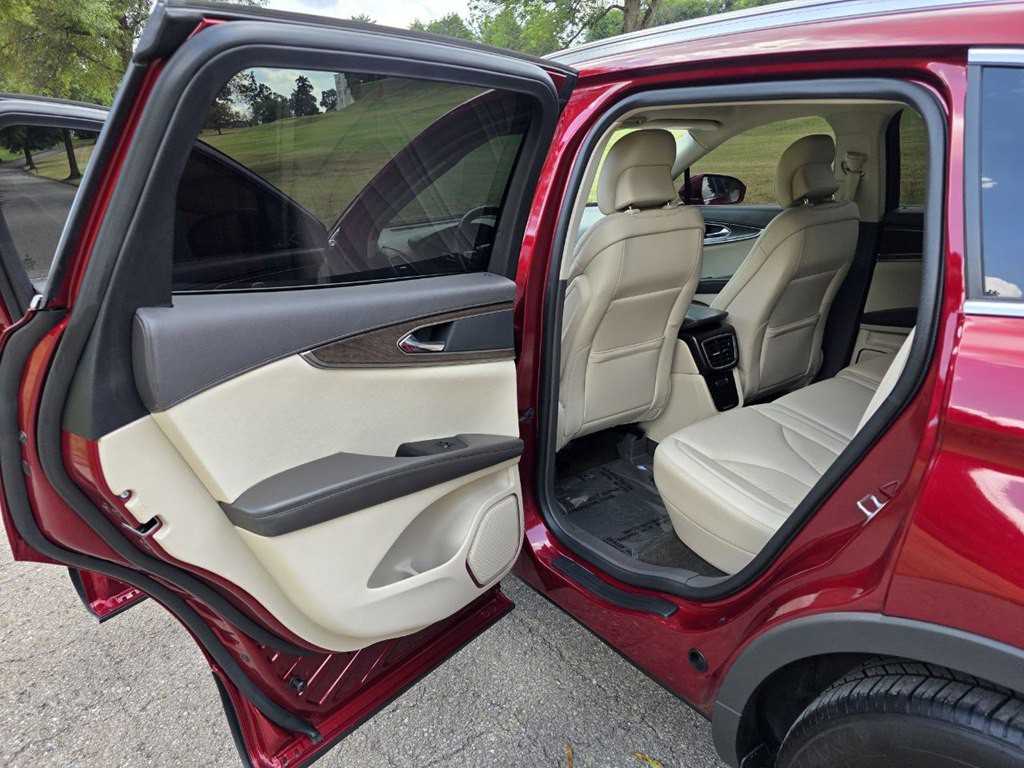 2019 Lincoln Nautilus Image 13