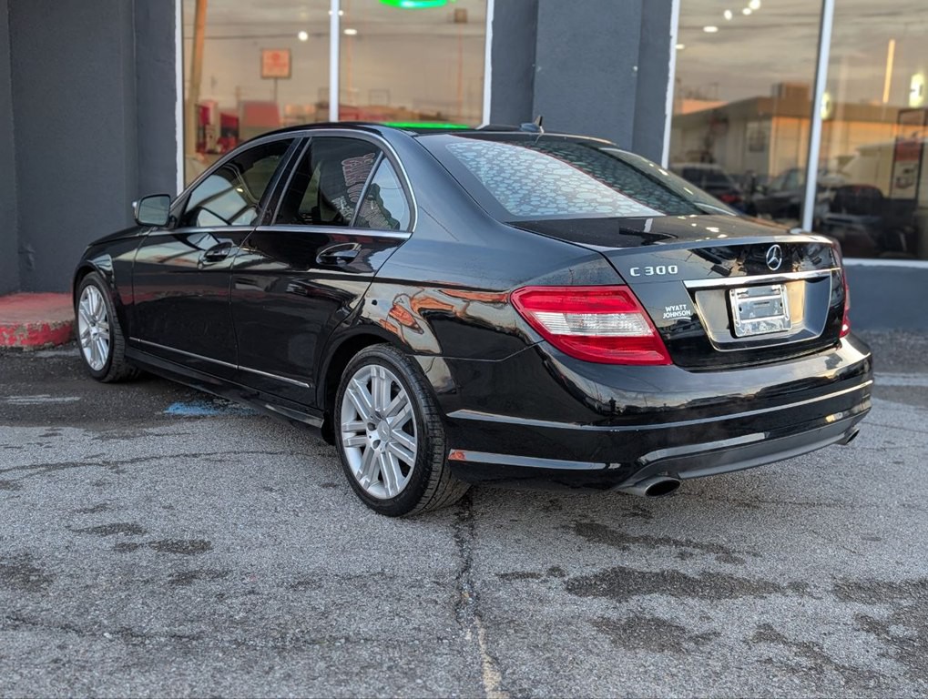 2009 Mercedes-Benz C-Class Image 3