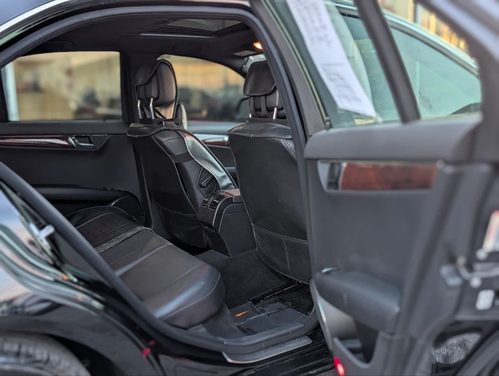 2009 Mercedes-Benz C-Class Image 12