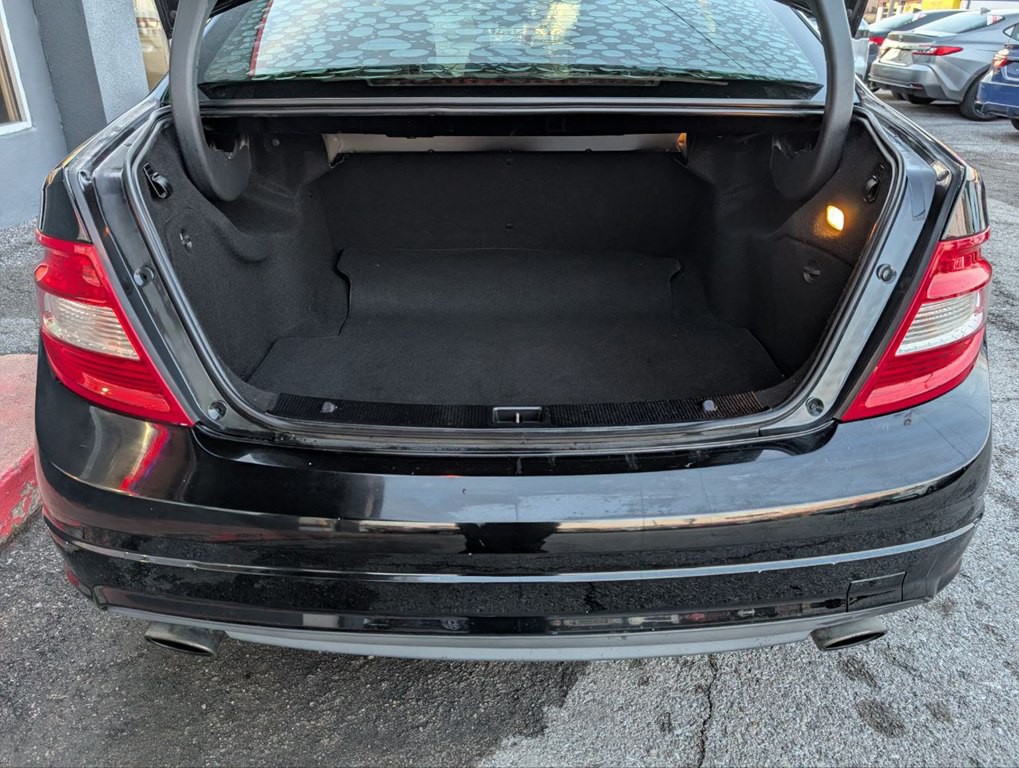 2009 Mercedes-Benz C-Class Image 13