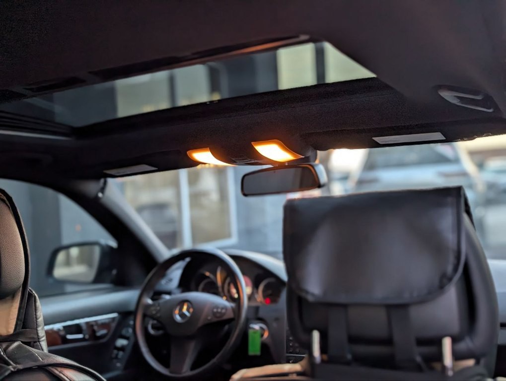 2009 Mercedes-Benz C-Class Image 16