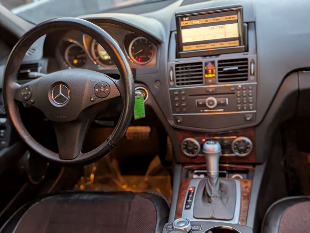 2009 Mercedes-Benz C-Class Image 17